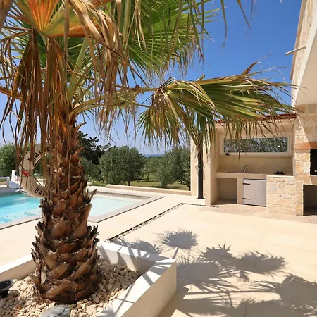 Angelina Villa Vrsi