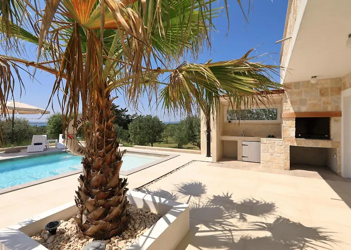 Angelina Villa Vrsi
