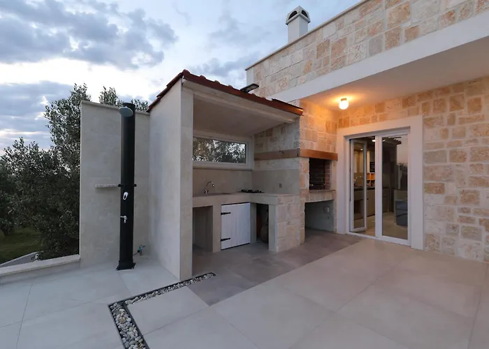 Angelina Villa Vrsi