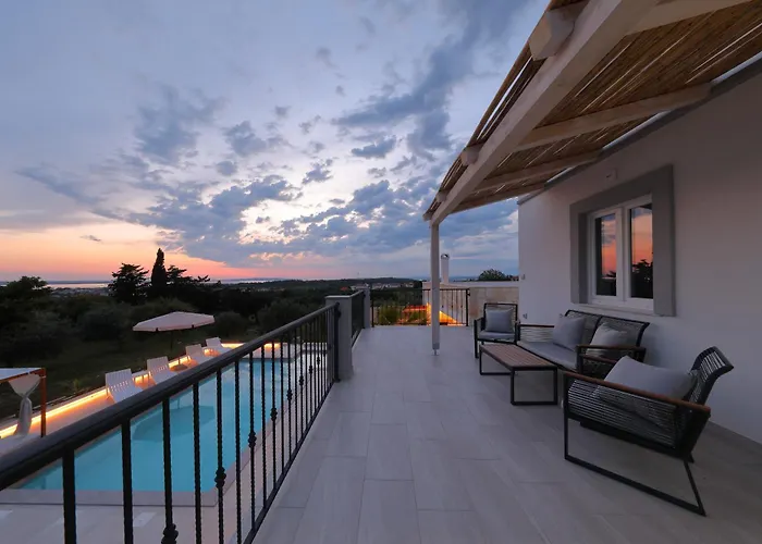 Angelina Villa