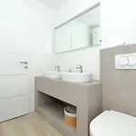 Angelina Villa Vrsi