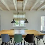 Angelina Villa *