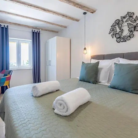 Angelina Villa