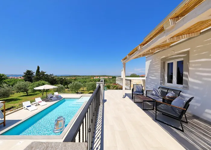 Angelina *